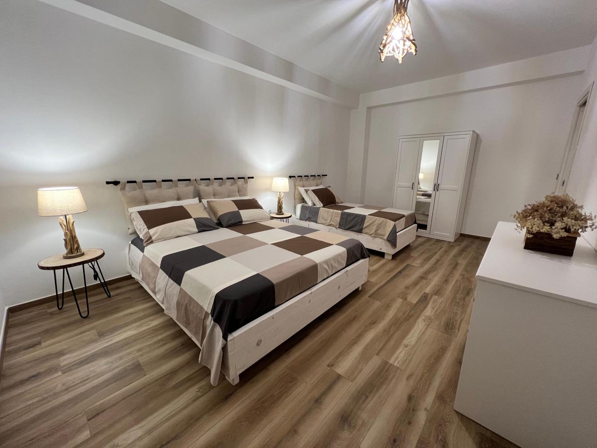 Al Vicolo Stretto Appartement Brancaleone Marina Buitenkant foto
